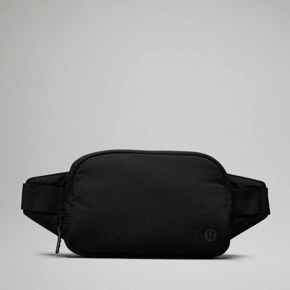 Lululemon everywhere beltbag Large with long strap 2L